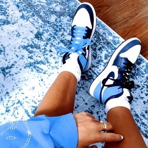 Meet your Posher, Bella